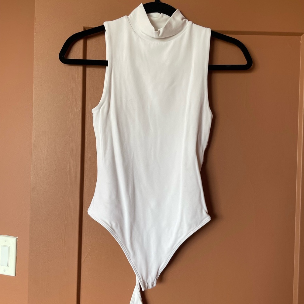 Aritzia Babaton White Mock Neck Bodysuit XS